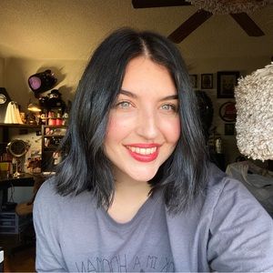 Meet your Posher, Jessica